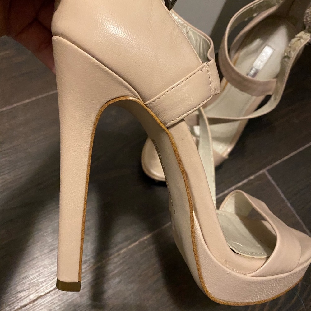 Heels - Picture 2 of 3
